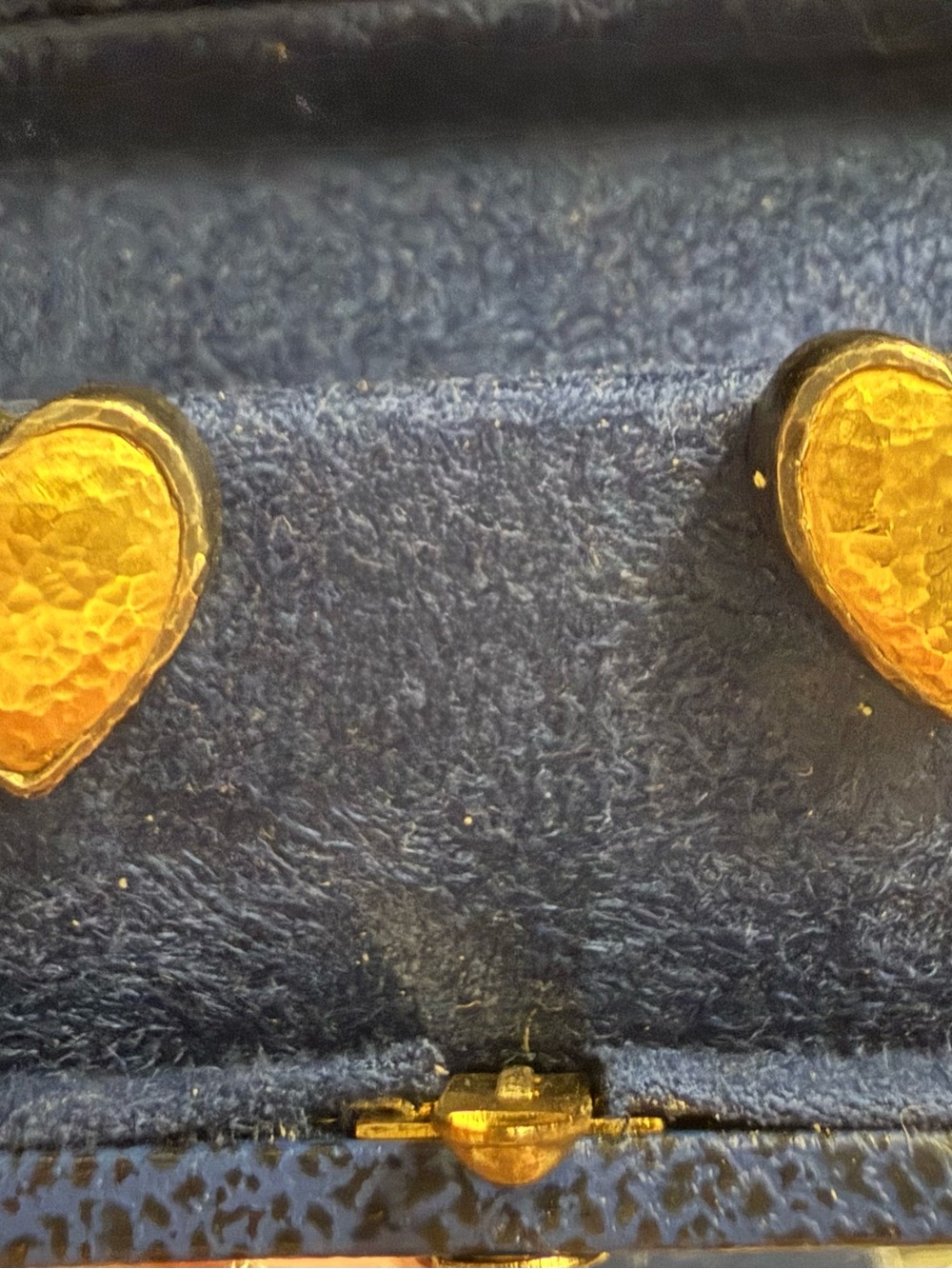 Gurhan Signature 24k Hammered Gold Heart Stud Earrings - Women's Jewelry - Picture 3 of 5
